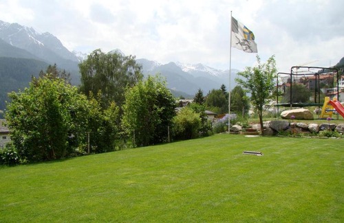 Engadin Scoul Apartment | Ferienwohnung Grieder Scuol