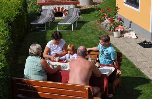 Dorfstetten Apartment | Ferienwohnung Höbart