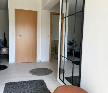 Brucken Apartment | Ferienwohnung Hügel Blick