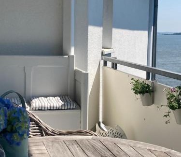 Lauterbach Apartment | Ferienwohnung Hafenliebe, Villa Vilmblick mit Meerblick