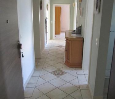 Ailingen Apartment | Ferienwohnung Haus Pistillo