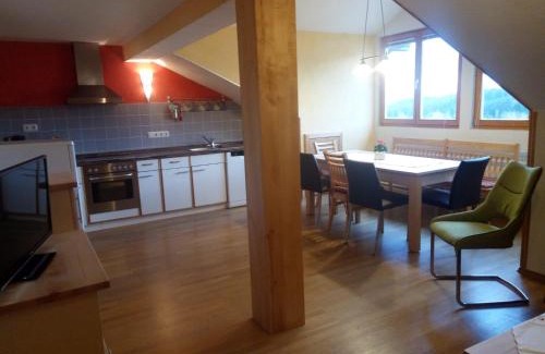 Rabenstein Apartment | Ferienwohnung Haus Hollerbusch