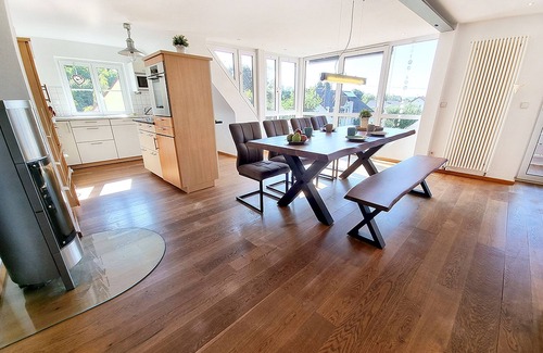 Hilzingen Apartment | Ferienwohnung Heidi mit 120qm, 3 Schlafzimmer, Max. 7 Personen