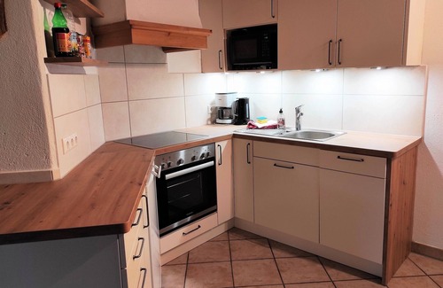 Frasdorf Apartment | Ferienwohnung Hochries für 2-4 Personen 1. Stock, Balkon, eigener Eingang, 1 Schlafzimmer, Wohn/Schlafzimmer, Küche