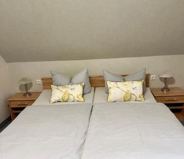 Patzig Apartment | Ferienwohnung Holzerland