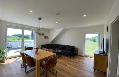Tettnang Apartment | Ferienwohnung Hopfenblick Dachterasse 3SZ Bodenseeregion