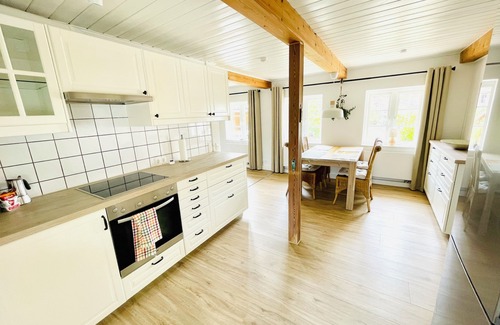 Roikier Apartment | Ferienwohnung Instenhuus. Garten-mitbenutzung auf 1000qm, 3 km vom Strand