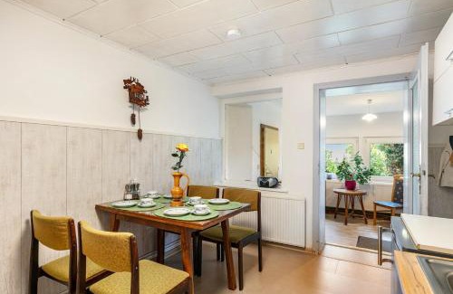 Schmargendorf Apartment | Ferienwohnung im Blumengarten