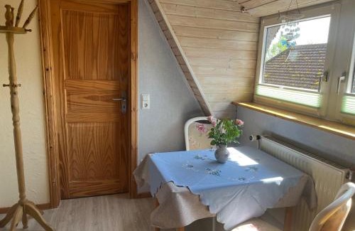 Ostseebad Wustrow Apartment | Ferienwohnung im Rohrdachhaus