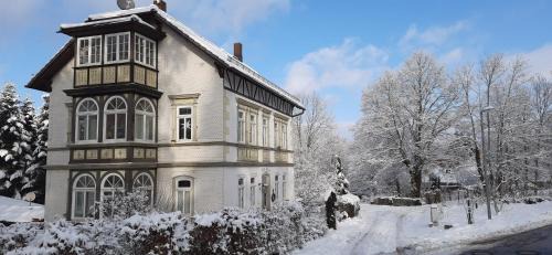 Luisenthal Apartment | Ferienwohnung im Kunst- und Logierhaus Villa Ihler