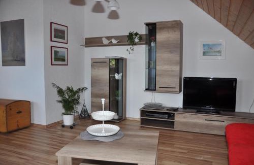 Ebenweiler Apartment | Ferienwohnung im Rosengarten