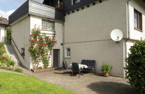 Hesborn Apartment | Ferienwohnung im Sauerland Hillside