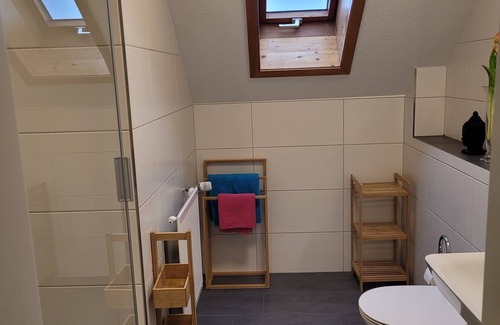 Huefingen Apartment | Ferienwohnung im Schwarzwaldhaus mit Balkon