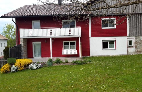 Roehrnbach Apartment | Ferienwohnung im Seidlerhof mit Terrasse