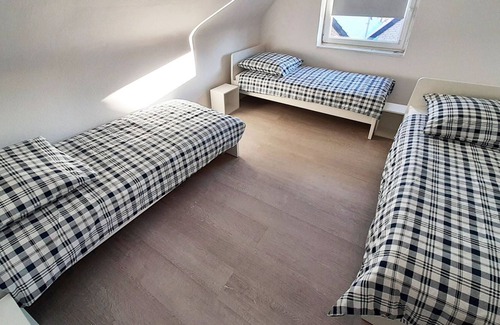 Rommerskirchen Apartment | Ferienwohnung in Rommerskirchen / Ramrath , 70qm, 2 Schlafzimmer, 1 Wohn- /schlafzimmer, Max. 5 Personen