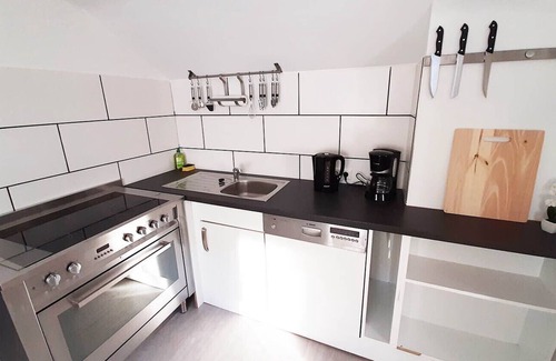 Rommerskirchen Apartment | Ferienwohnung in Rommerskirchen / Ramrath , 70qm, 2 Schlafzimmer, 1 Wohn- /schlafzimmer, Max. 5 Personen