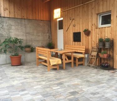 Wiesent Apartment | Ferienwohnung in Wiesent-gerne Handwerker/Monteure