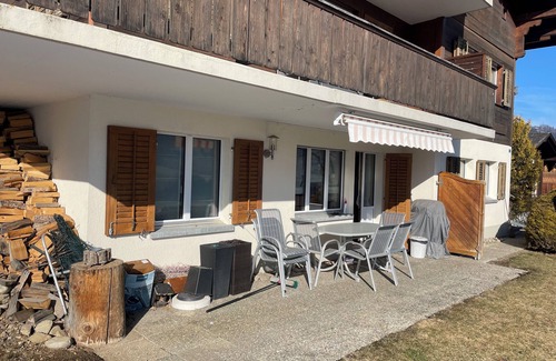 Zweisimmen Apartment | Ferienwohnung in Zweisimmen Ruhige Lage und Schöne Aussicht