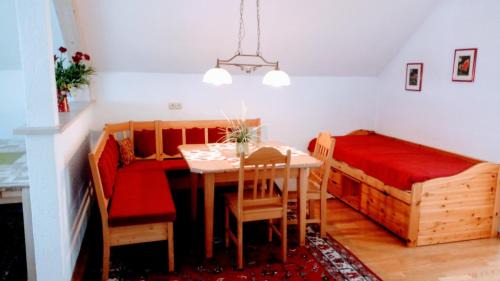 Ichenhausen Apartment | Ferienwohnung Irmgard