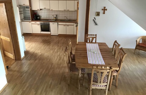 Wilhelmsdorf Apartment | Ferienwohnung Jägerstube, 72 qm, 2 Schlafzimmer, 1 Wohnzimmer, max. 6 Personen