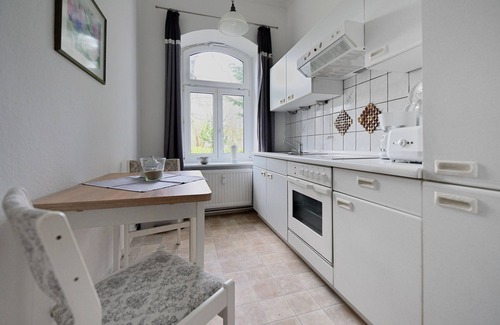 Toenning Apartment | Ferienwohnung Jakob, mit Garten, Terrasse und Strandkorb