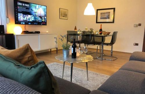 Gustow Apartment | Ferienwohnung-Kapitaen-Hook-mit-Sonnenterrasse-Garten-zwischen-Strand-Wald-Wiese-auf-Ruegen