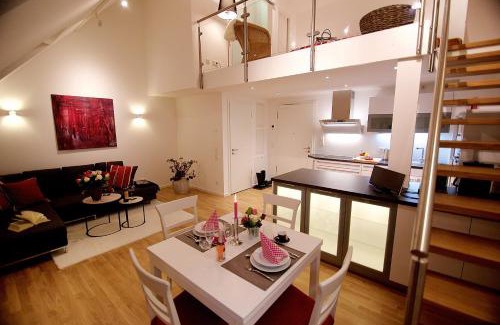 City Centre Regensburg Apartment | Ferienwohnung "Karmeliten Am Dom"