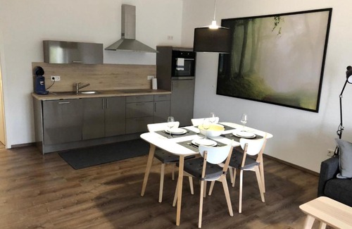 Schmelz Apartment | Ferienwohnung Kirschholz