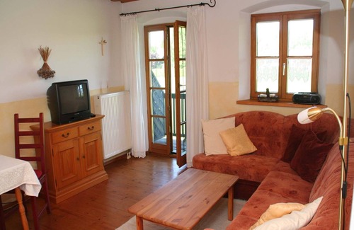 Bad Endorf Apartment | Ferienwohnung Löwenzahn, 40 qm Obergeschoss, 1 separates Schlafzimmer