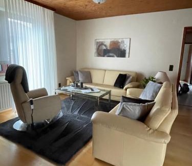 Eschwege Apartment | Ferienwohnung Leuchtbergblick mit Terrasse und PKW Stellplatz