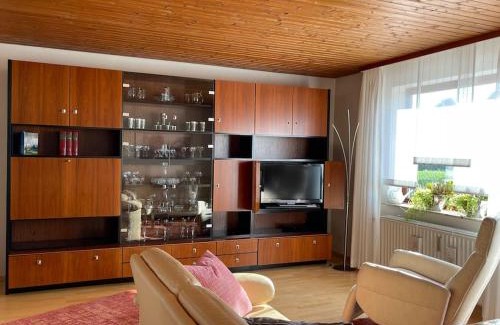 Eschwege Apartment | Ferienwohnung Leuchtbergblick mit Terrasse und PKW Stellplatz
