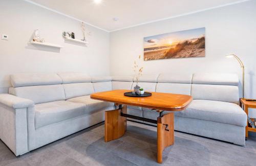 Osterbruch Apartment | Ferienwohnung Leuchtturm