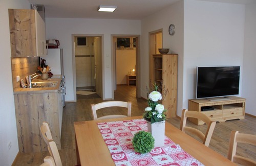 Guckinsdorf Apartment | Ferienwohnung Lierbachblick, 80qm, 2 Schlafzimmer, max. 6 Personen