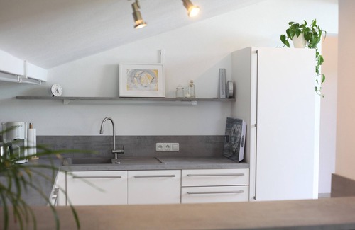 Seeon-Seebruck Apartment | Ferienwohnung Lindlhof mit Balkon