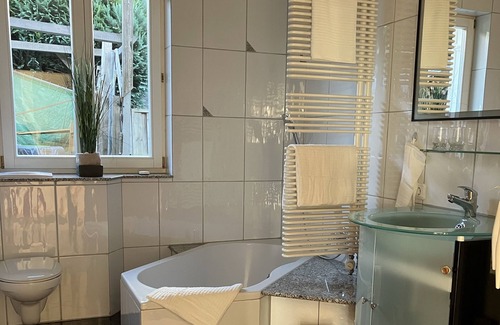 Dittelbrunn Apartment | Ferienwohnung Lorena, Absolute Ruhe in Zentraler Lage