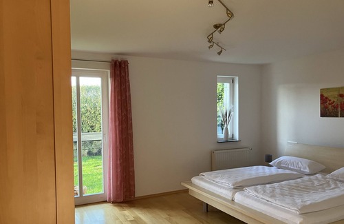 Dittelbrunn Apartment | Ferienwohnung Lorena, Absolute Ruhe in Zentraler Lage