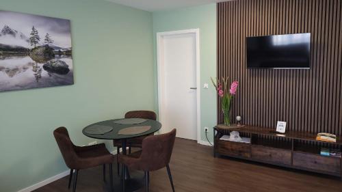 Stahl Apartment | Ferienwohnung Maria - Bitburg