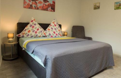 Losheim am See Apartment | Ferienwohnung Maya