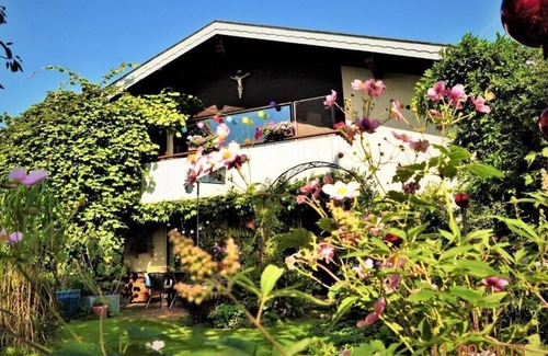 Chieming Apartment | Ferienwohnung mit 1 Schlafzimmer und Südwestterrasse
