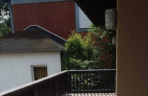 Leutzsch Apartment | Ferienwohnung mit 123qm, Balkon und 2000qm Garten