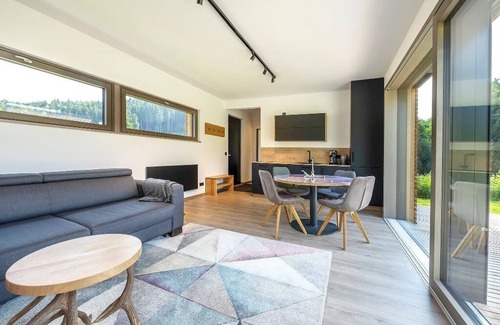 Georgenberg Apartment | Ferienwohnung mit Barrierefreier Dusche und Terrasse zum Relaxen