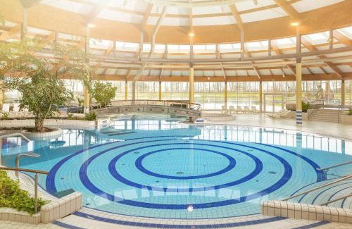 Gross Zicker Apartment | Ferienwohnung mit Balkon, gratis Sauna- und Schwimmbadnutzung im AHOI in Sellin - Haus Inselwind FeWo MEERsonne