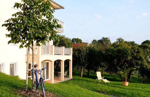 Inzigkofen Apartment | Ferienwohnung mit Garten, 67qm, 2 Schlafzimmer, max. 4 Personen