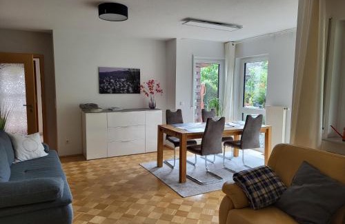 Freudenberg Apartment | Ferienwohnung mit Gartenblick