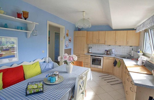 Knielingen Apartment | Ferienwohnung mit großer Terrasse am Privatsee