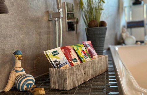 Gremersdorf Apartment | Ferienwohnung mit Luxusbad, Terrasse Ostseenähe