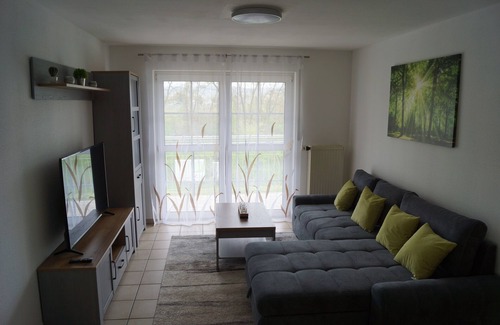 Thornich Apartment | Ferienwohnung mit Panoramablick Inmitten von Weinbergen. Haustierfreundlich