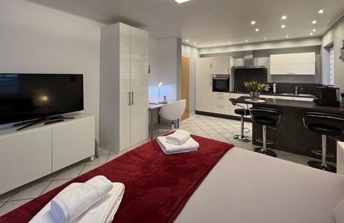 Schmelz Apartment | Ferienwohnung mit Pool