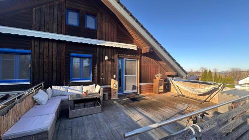 Eichendorf Apartment | Ferienwohnung mit sonniger Dachterrasse am Pferdehof