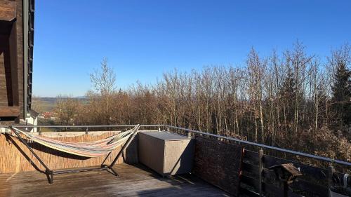 Eichendorf Apartment | Ferienwohnung mit sonniger Dachterrasse am Pferdehof